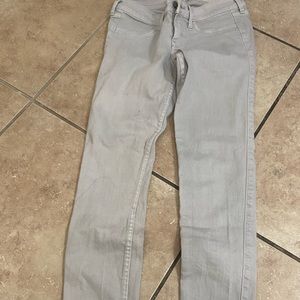 Pre owned Hollister 3R light grey skinny jeans w26,L28, irregular